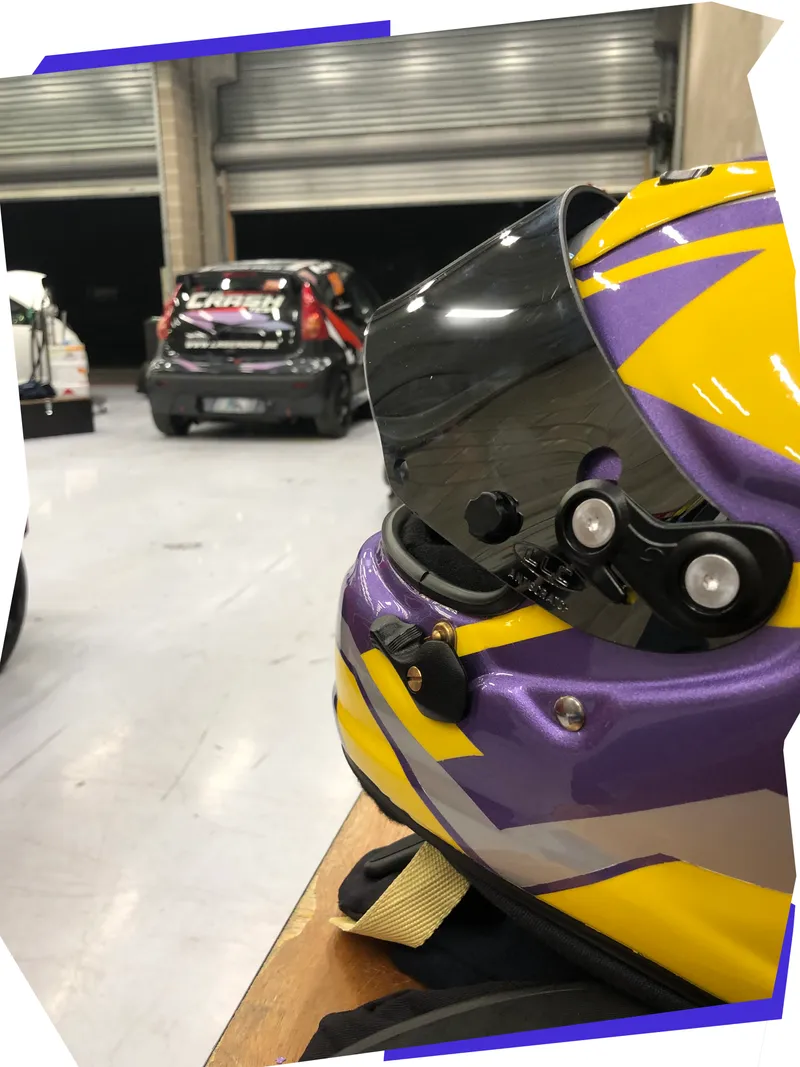 Achilles' helmet on a pit garage